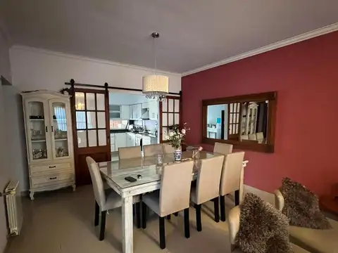 Casa 5 ambientes con 2 baños