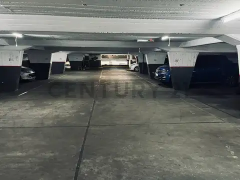 COCHERA EN VENTA - TRIBUNALES