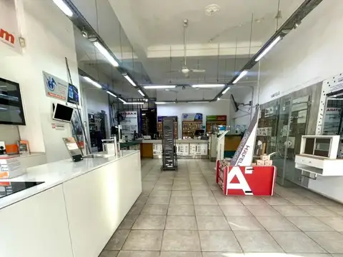 Local en Venta Via Púb.