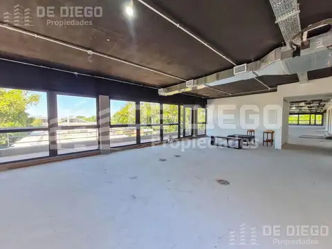 Oficina en alquiler dentro de predio con seguridad, Olivos