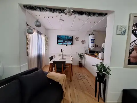 Casa 4 ambientes con 2 baños