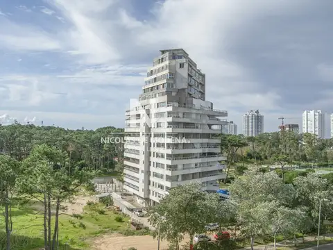 Apartamento de 3 dormitorios en Ocean Drive a metros de  Playa Brava