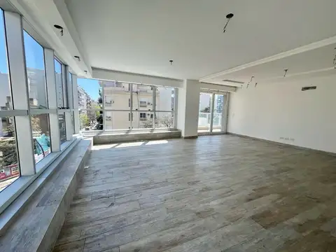 Departamento 4 ambientes con dependencia y cochera OPCIONAL! Full amenities   - Flores