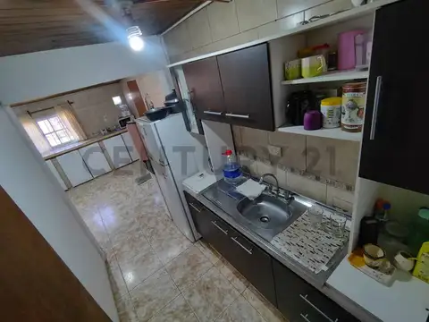 Casa 4 ambientes con 2 baños
