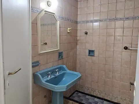 Depto Tipo Casa en Alquiler con 1 cocheras