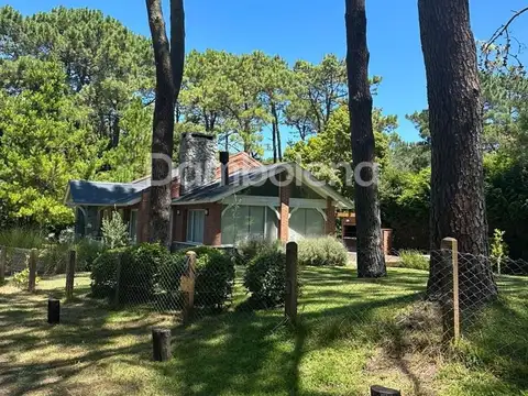 Casa en Venta en Carilo, USD 270.000