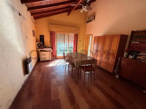 Casa 5 ambientes con 1 baño