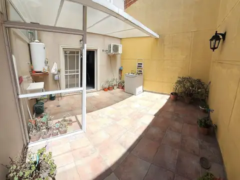 Depto Tipo Casa en Alquiler en Monte Castro, $ 800.000
