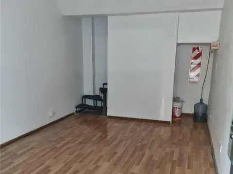 Florida 300, Piso P.B.