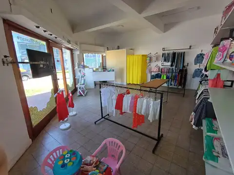 Local en Venta en Alberdi, USD 11.000