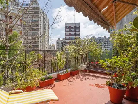 Casa 7 ambientes con 4 baños