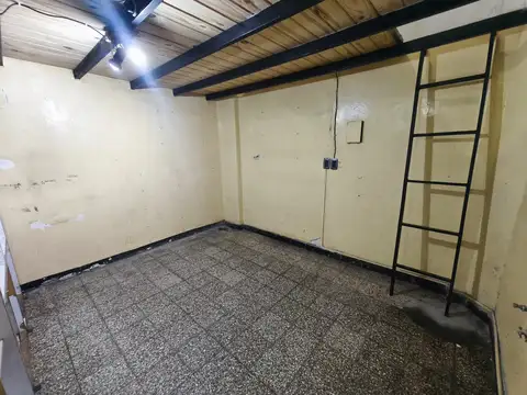 Local En Alquiler Con Entrepiso - Parque Chacabuco