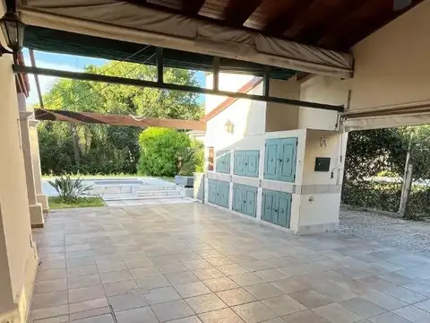 Casa en venta estilo colonial en Country Ayres del Sur