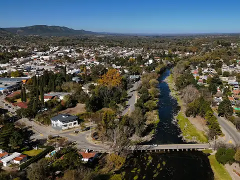 Casa en Venta con 10 cocheras