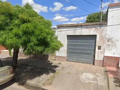 Casa a reciclar en venta - 3 Dormitorios 1 Baño - Salto