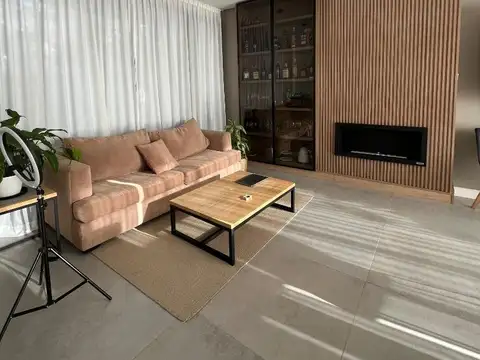 Depto Tipo Casa en Venta de 3 dormitorios