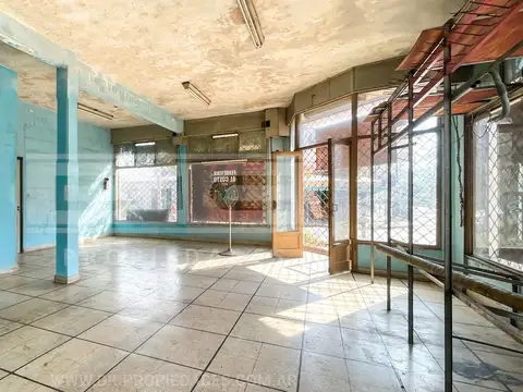 Perito Moreno al 2700 esquina Av. Bernado Ader