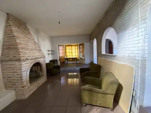Casa 6 ambientes con 3 baños