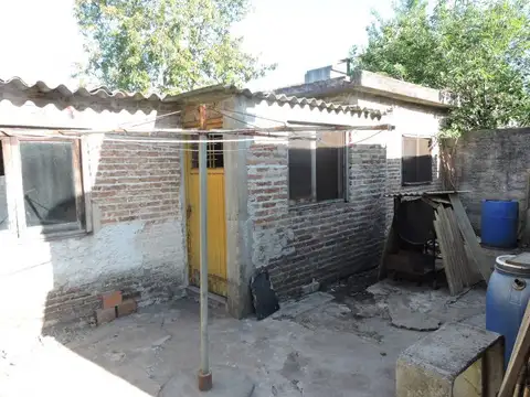 CASA A TERMINAR CON ANEXO AL FONDO