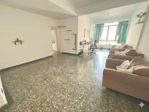 Cnel. Ramón L. Falcón 2500, Piso 3