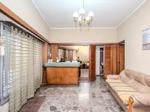 VENTA CASA 4 AMB PATIO TERRAZA CASEROS NORTE