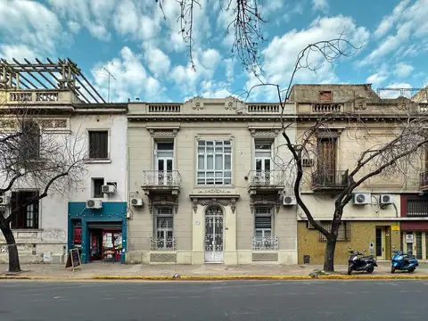 SAN LUIS 2227 (ESQUINA BV. OROÑO) EXCELENTES CONSULTORIOS MEDICOS EQUIPADOS EN ALQUILER. DESARROLLADO EN PLANTA BAJA, INGRESO A HALL DE RECEPCION EL EDIFICIO.