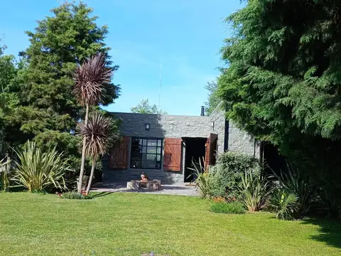 Casa 2 ambientes con 1 baño