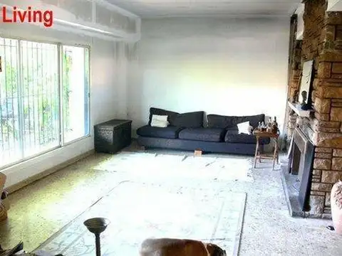 Casa 6 ambientes con 2 baños