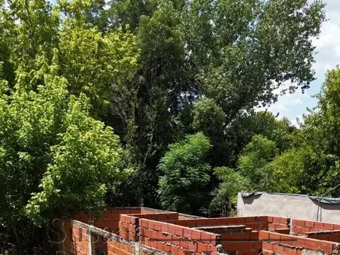 TERRENO con Mejoras. Anticipo + cuotas.  Taiano e/ Rivadavia