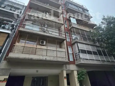 Departamento 2 Ambientes con Balcon y Cochera