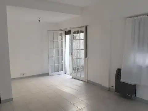 Depto Tipo Casa 4 ambientes con 1 baño