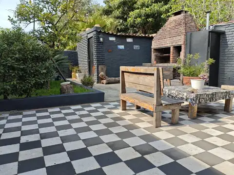 Casa 4 ambientes con 1 baño