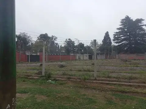 Terreno en Alquiler 90  mts Frente