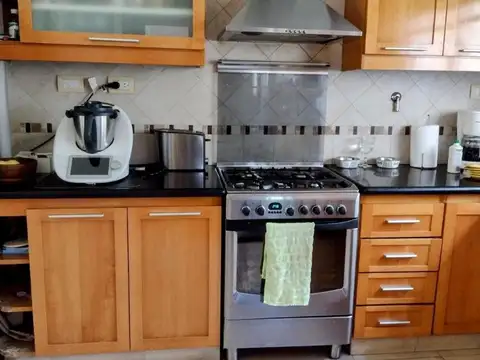 Casa 5 ambientes con 3 baños