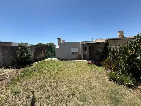 Casa Giachino 2171-  Barrio Villa Elisa