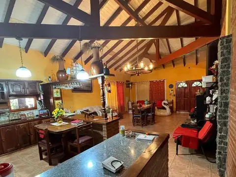 Quinta en Venta con 2 cocheras