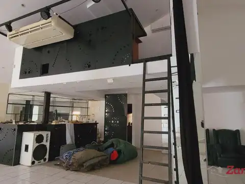 Venta quinta salon de eventos gimnasio terreno con pileta en Moreno