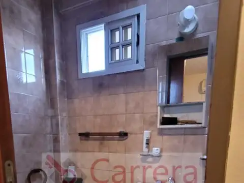 Casa 6 ambientes con 4 baños