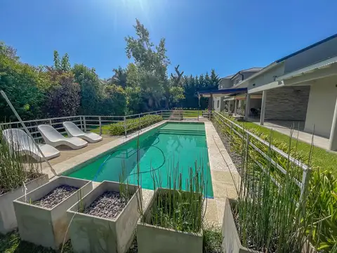 Casa  en Venta en Septiembre, Escobar, G.B.A. Zona Norte