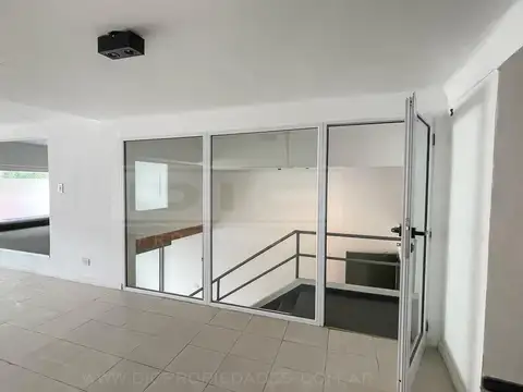 Lavalle al 1400 entre  Maipú y 25 de mayo