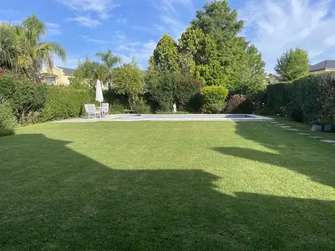 Casa 5 ambientes con 3 baños