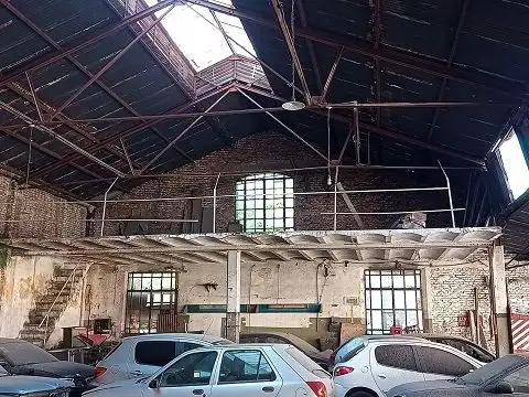 Galpon en Venta en Pompeya, USD 500.000