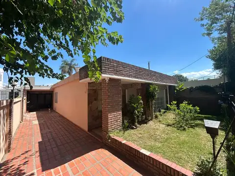CASA 3 DORMITORIOS , PILETA Y COCHERA EN BAIGORRIA