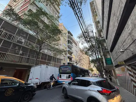 Cochera cubierta. Excelente ubicación. Caballito.