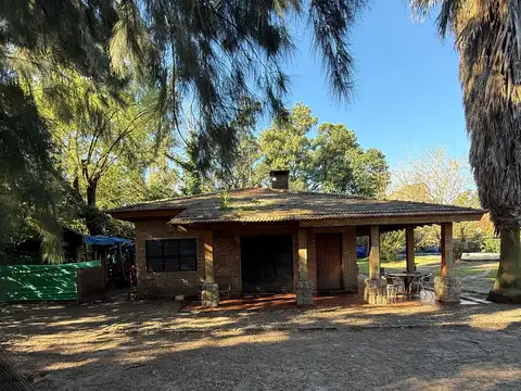 Propiedad Ideal Emprendimiento Habitacional Comercial en Pilar sobre 4 lotes \ 3200 mts2