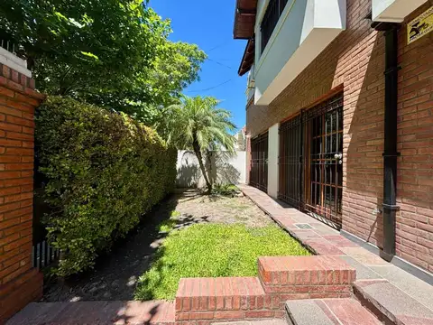 Casa 6 ambientes con 3 baños