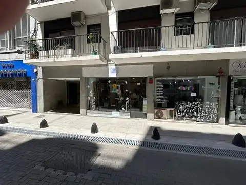 Excelente Local Comercial en Alquiler – Paraguay 758