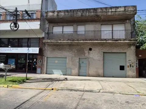 VENTA CASA 420 M2 4 AMB CASEROS GRAN GALPON PARQUE