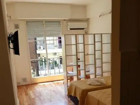 Monoambiente en pleno Recoleta c balcón