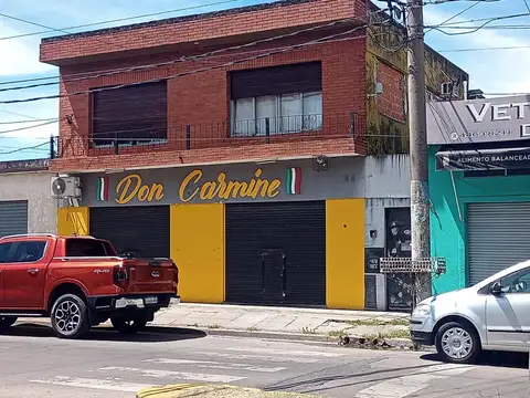 VENTA EN BLOCK 2 LOCALES MAS DEPARTAMENTO 3 AMB MAS 6 DEPARTAMENTOS DE 1 AMB